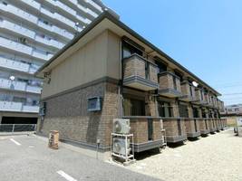 Central pillarの外観
