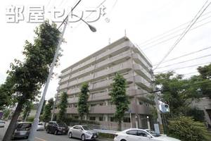 鴻ノ巣ヒルズビルの外観