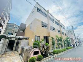 トリアノン東中浜の外観