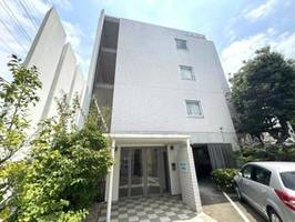 ダイドーメゾン岡本駅前の外観