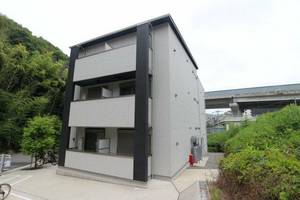 エヌエムサンカンテキャトフ C棟の外観