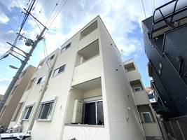 GLOWILL東三国の外観