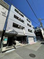 ル・パラ九条の外観