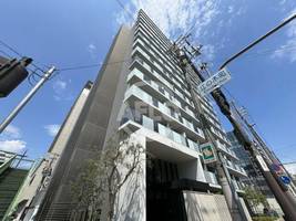 コンフォリア江坂の外観