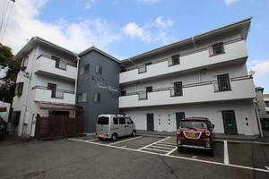 ニューコート小林の外観