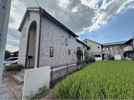 スプレンディードE棟102の外観