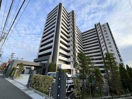 グランドパレス安部山公園ステーションサイドの外観