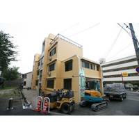 マンション平和の外観