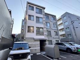 BASE TSUKISAMUの外観