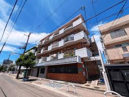 シャルマン立花の外観