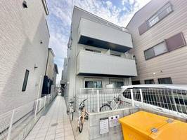 エヌエムスワサントドゥーズノースの外観