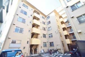 岡サンハイツ1号棟の外観