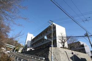 鶴甲コーポ34号館の外観