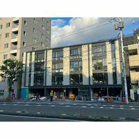 アルファスクエア学園前の外観
