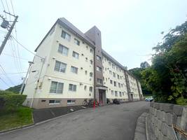 川沿団地E棟202の外観