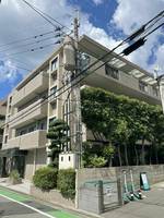 ファミール鳥飼の外観