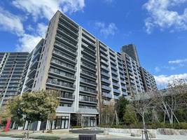 照葉クロススタイルWEST棟の外観