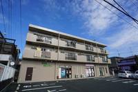 半田山ハイツA棟の外観