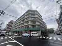 グリーンコーポ西中島の外観