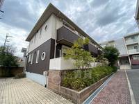 大阪府茨木市南春日丘7丁目の賃貸アパートの外観