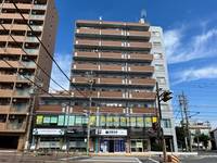 NTビル白壁の外観