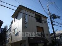 マンション皆栄の外観