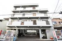 エクセル・エレマーニの外観