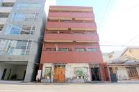 アルバドール山双の外観