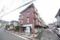 サンプラザ新石切の外観