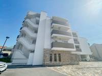 プレシャス小林の外観