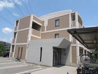 アルティス宝塚の外観