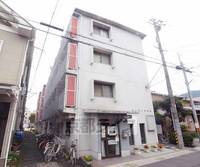 京都府京都市右京区嵯峨中山町の賃貸マンションの外観