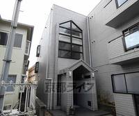 京都府京都市右京区龍安寺塔ノ下町の賃貸マンションの外観