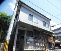 京都府京都市右京区太秦乾町の賃貸アパートの外観