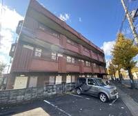 京都府京都市右京区嵯峨広沢南下馬野町の賃貸マンションの外観