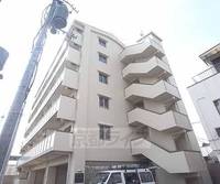 京都府京都市右京区太秦松本町の賃貸マンションの外観