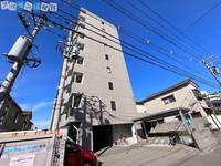 ロイヤル上大川前の外観