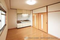 ヴィラアンソレイエ藍住802の居間