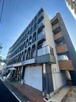 梅野ビルの外観