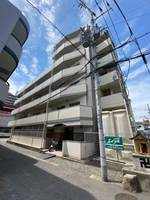 シャルマン西代の外観