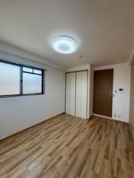 アバンティー片山の居間