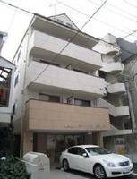 BRAND NEW DAY平尾の外観