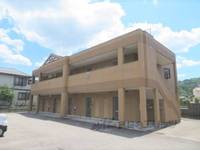 クィーンズコートの外観