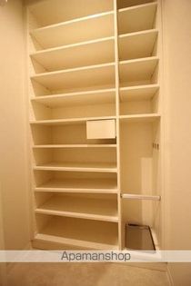 ロイヤルパークスER万代の画像