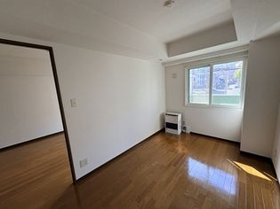 ラ・コンテ栄通の画像