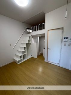 東京都中野区中央4丁目の賃貸アパートの画像