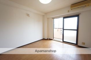 リーフジャルダン総持寺駅前の画像
