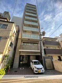 ララ・クスタの画像