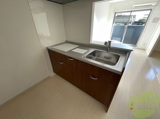 Arvita宮城野のこちらはIHコンロ2口付のカウンターキッチンになります。