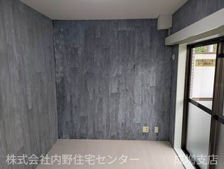 West NYの北側の洋室